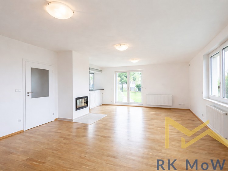 Pronájem rodinného domu 280 m², pozemek 820 m² - foto 2