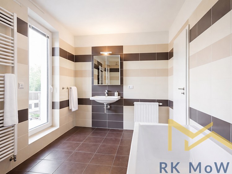 Pronájem rodinného domu 280 m², pozemek 820 m² - foto 3