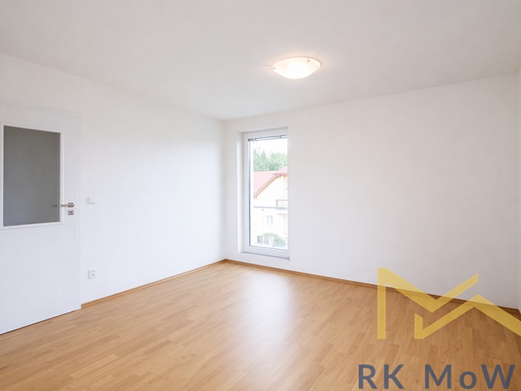 Pronájem rodinného domu 280 m², pozemek 820 m² - foto 7