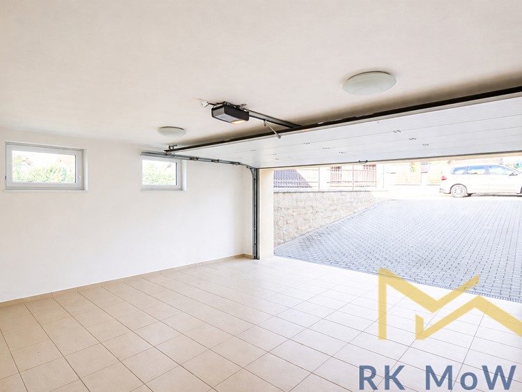 Pronájem rodinného domu 280 m², pozemek 820 m² - foto 8