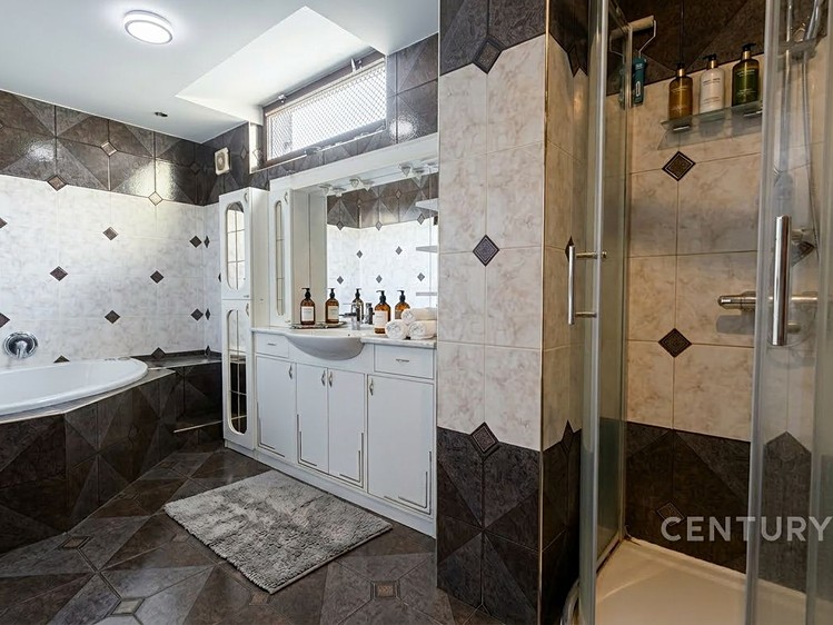 Pronájem vícegeneračního domu 150 m², pozemek 398 m² - foto 4