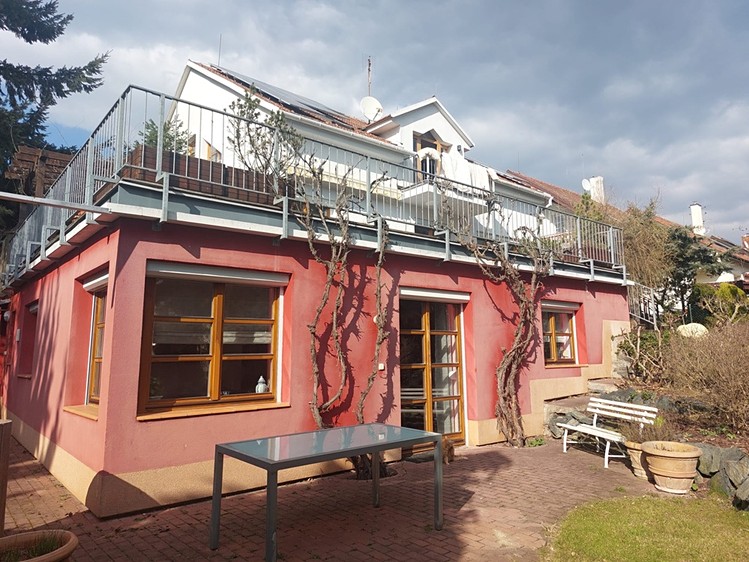 Pronájem rodinného domu 80 m², pozemek 100 m² - foto 1
