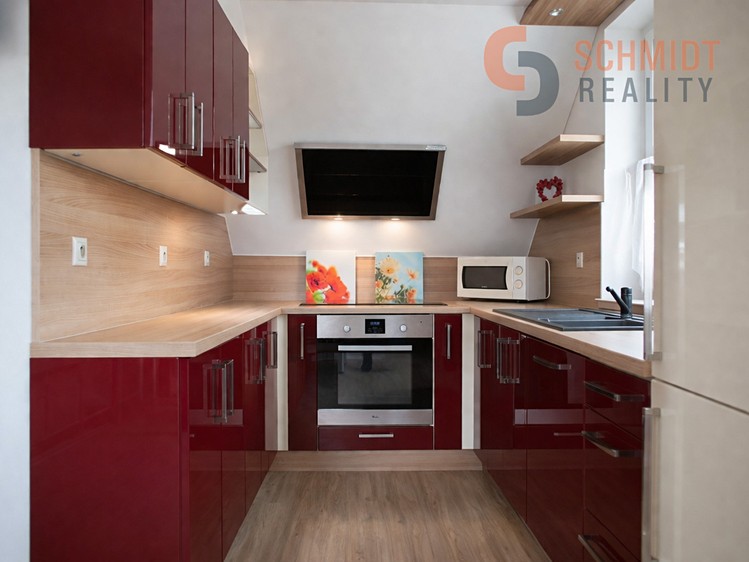 Pronájem  rodinného domu 320 m², pozemek 781 m² - foto 7