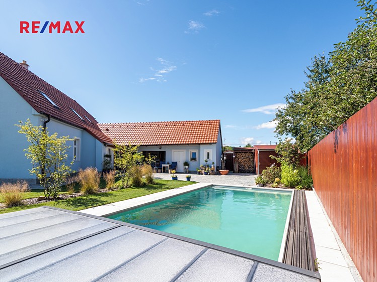 Pronájem rodinného domu 310 m², pozemek 1 227 m² - foto 3