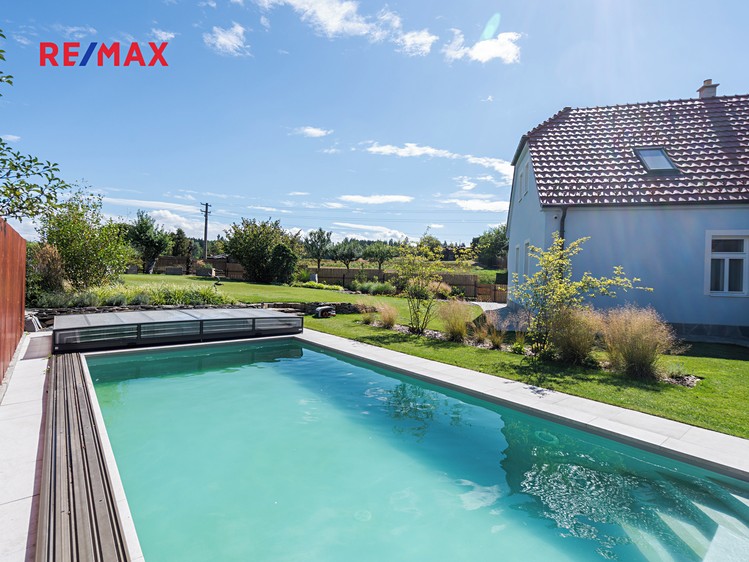 Pronájem rodinného domu 310 m², pozemek 1 227 m² - foto 5