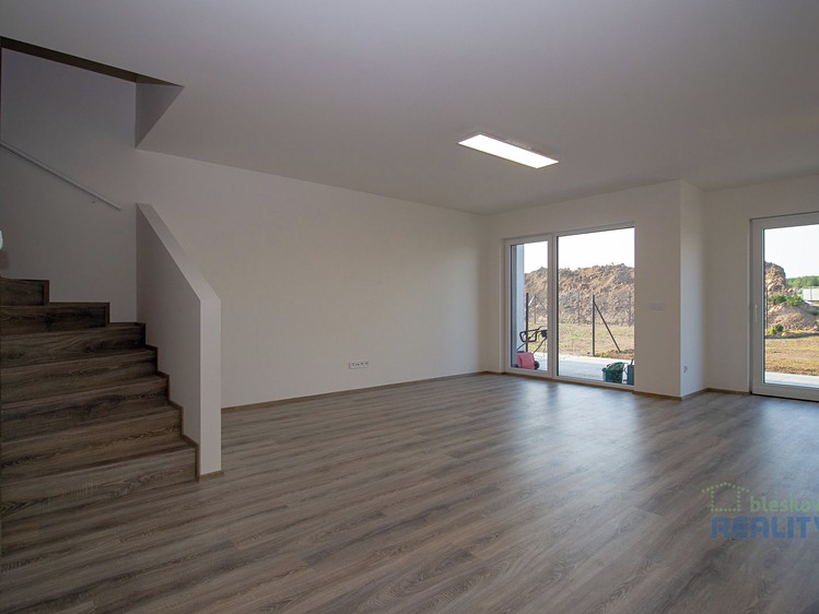 Pronájem rodinného domu 130 m², pozemek 277 m² - foto 3