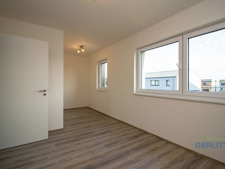 Pronájem rodinného domu 130 m², pozemek 277 m² - foto 7