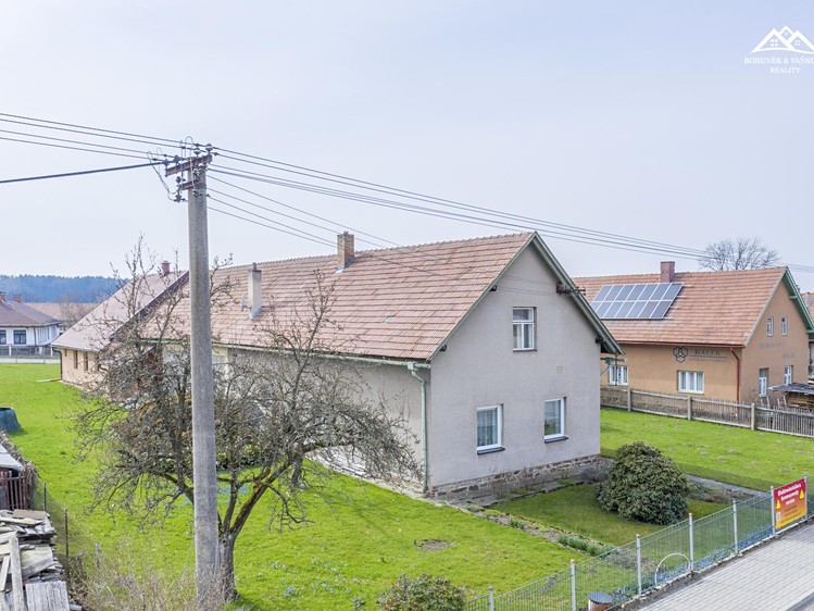 Pronájem rodinného domu 105 m², pozemek 838 m² - foto 1