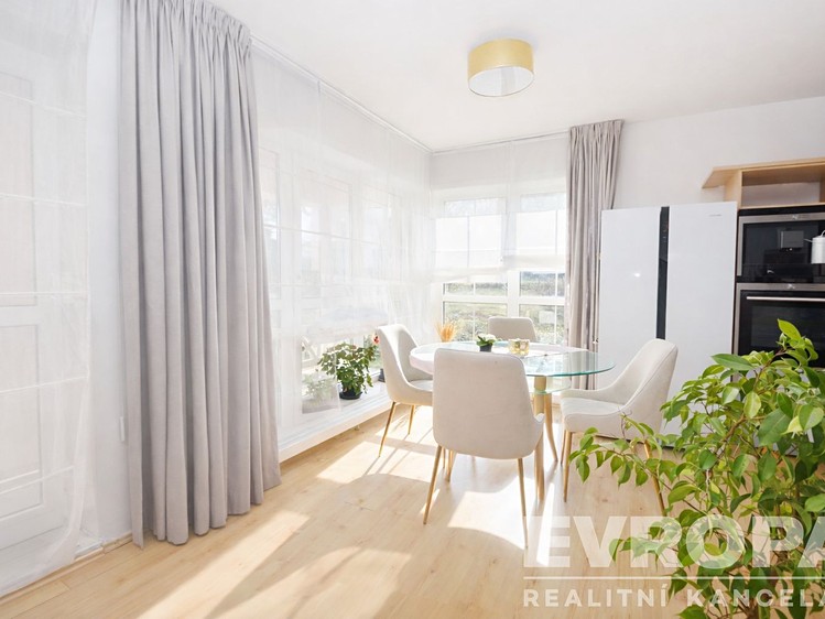 Pronájem  rodinného domu 170 m², pozemek 685 m² - foto 4