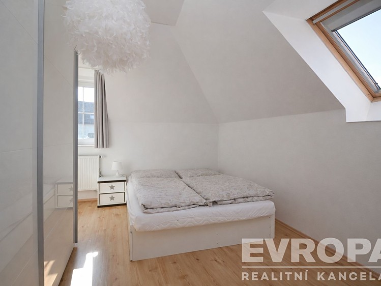 Pronájem  rodinného domu 170 m², pozemek 685 m² - foto 8