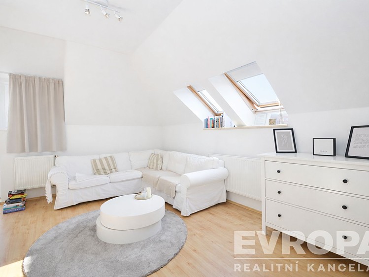 Pronájem  rodinného domu 170 m², pozemek 685 m² - foto 6