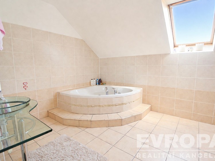 Pronájem  rodinného domu 170 m², pozemek 685 m² - foto 7