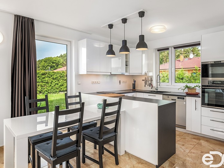 Pronájem  rodinného domu 140 m², pozemek 762 m² - foto 5