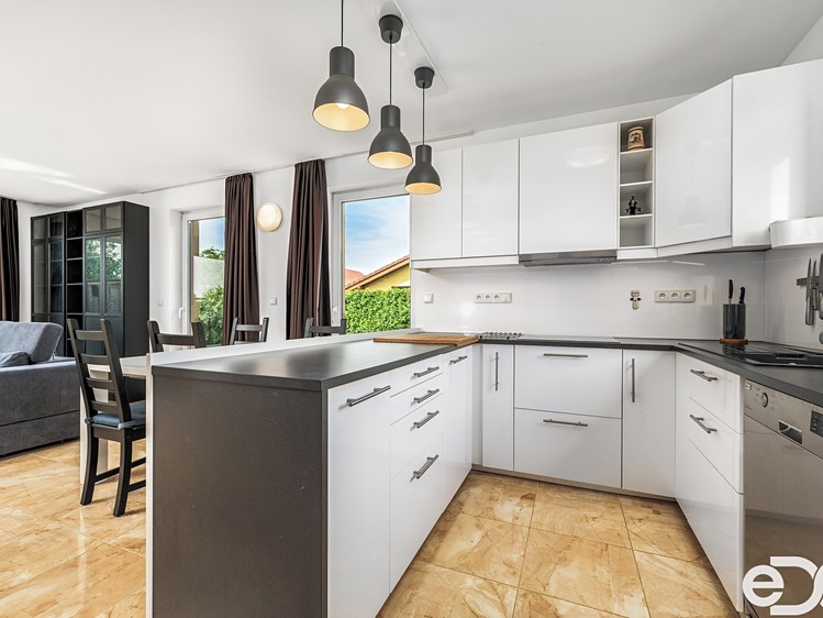 Pronájem  rodinného domu 140 m², pozemek 762 m² - foto 7