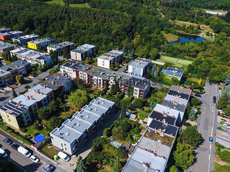 Pronájem rodinného domu 220 m², pozemek 132 m² - foto 3