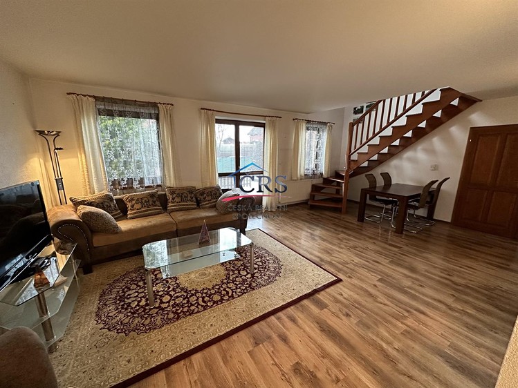 Pronájem rodinného domu 210 m², pozemek 549 m² - foto 3