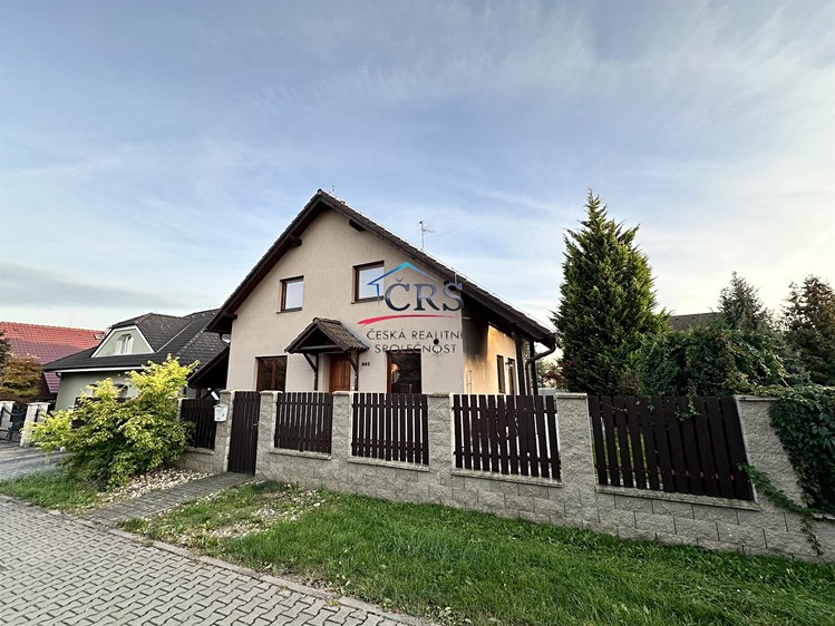 Pronájem rodinného domu 210 m², pozemek 549 m² - foto 1