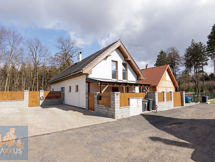 Pronájem rodinného domu 160 m², pozemek 926 m² - foto 2