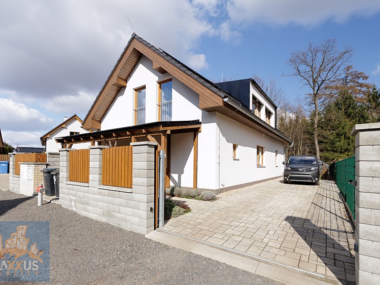 Pronájem rodinného domu 160 m², pozemek 926 m² - foto 3