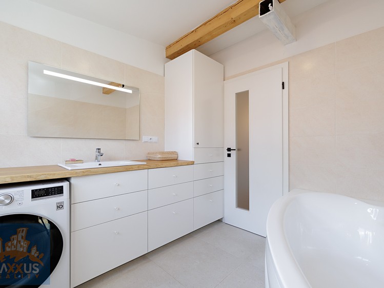 Pronájem rodinného domu 160 m², pozemek 926 m² - foto 8
