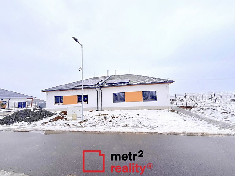Pronájem rodinného domu 97 m², pozemek 733 m² - foto 3