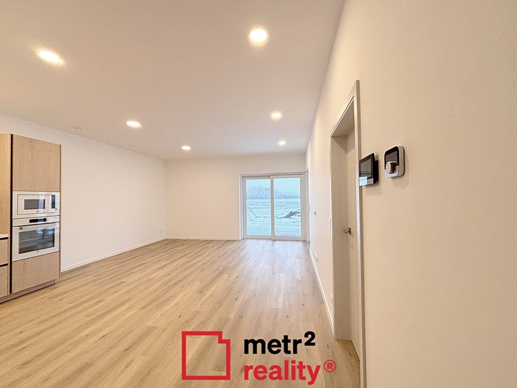 Pronájem rodinného domu 97 m², pozemek 733 m² - foto 7