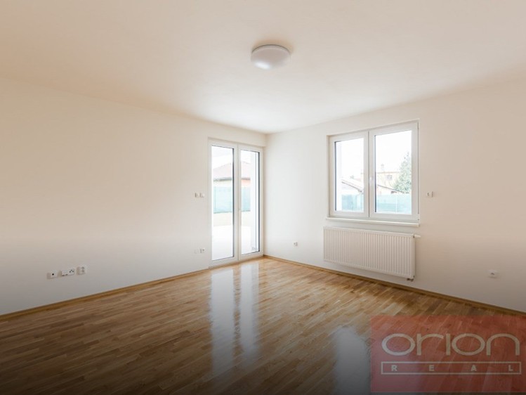 Pronájem  rodinného domu 260 m², pozemek 900 m² - foto 6