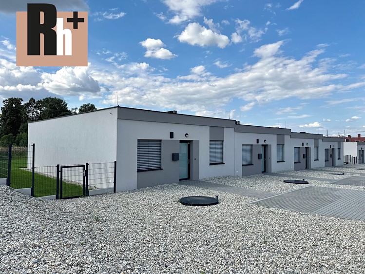 Pronájem rodinného domu 94 m², pozemek 300 m² - foto 1