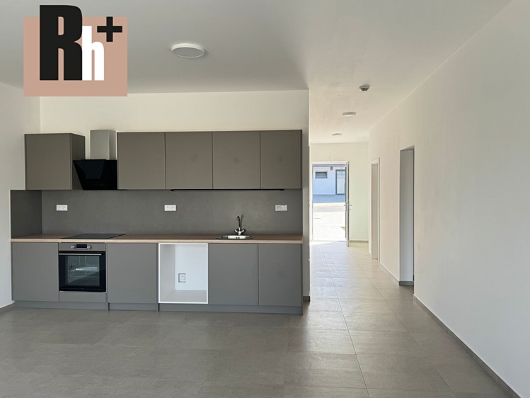 Pronájem rodinného domu 94 m², pozemek 300 m² - foto 8