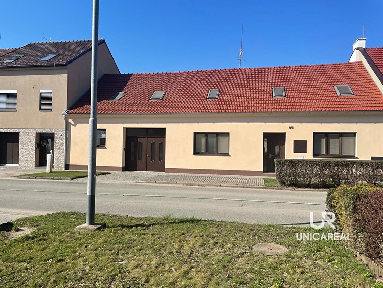 Pronájem rodinného domu 110 m², pozemek 483 m² - foto 1