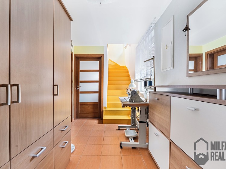 Pronájem rodinného domu 140 m², pozemek 1 018 m² - foto 7