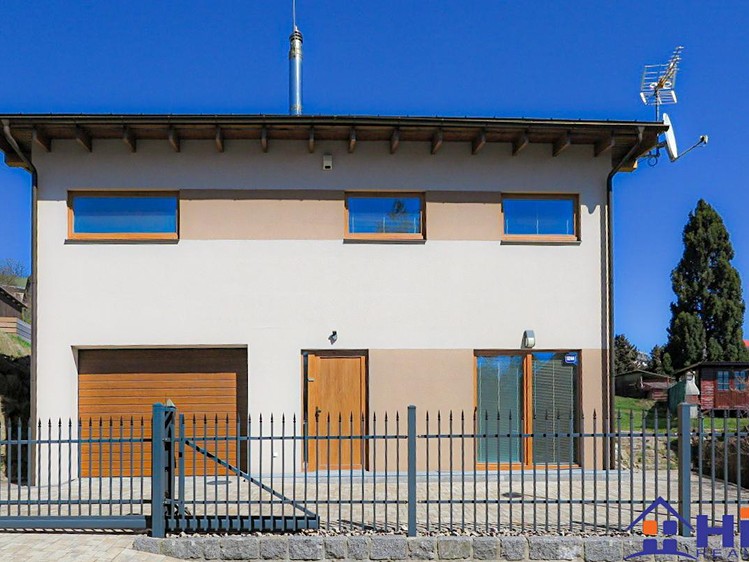 Pronájem rodinného domu 113 m², pozemek 625 m² - foto 1