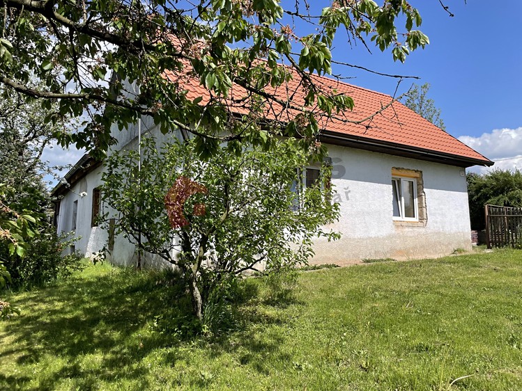 Pronájem rodinného domu 80 m², pozemek 976 m² - foto 1