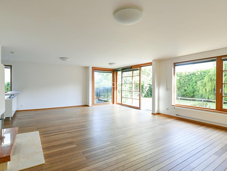 Pronájem vily 350 m², pozemek 358 m² - foto 1