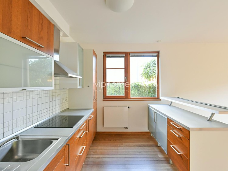 Pronájem vily 350 m², pozemek 358 m² - foto 3