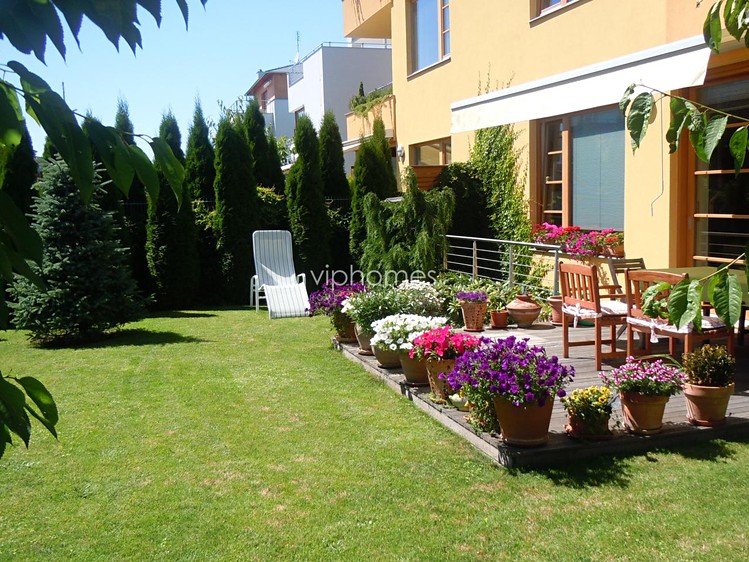 Pronájem vily 350 m², pozemek 358 m² - foto 2