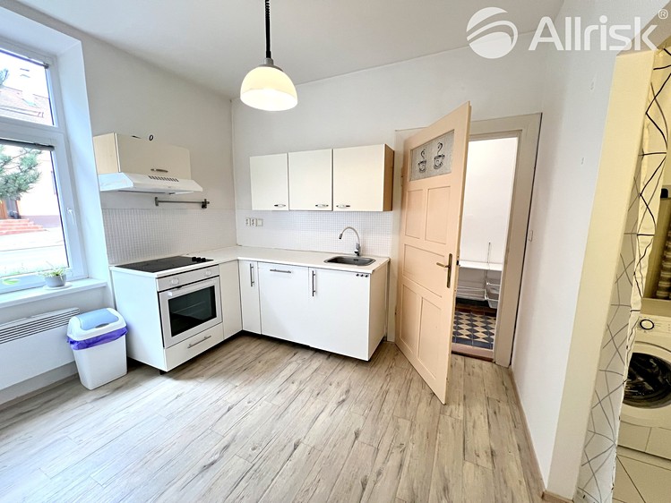 Pronájem rodinného domu 78 m², pozemek 218 m² - foto 2
