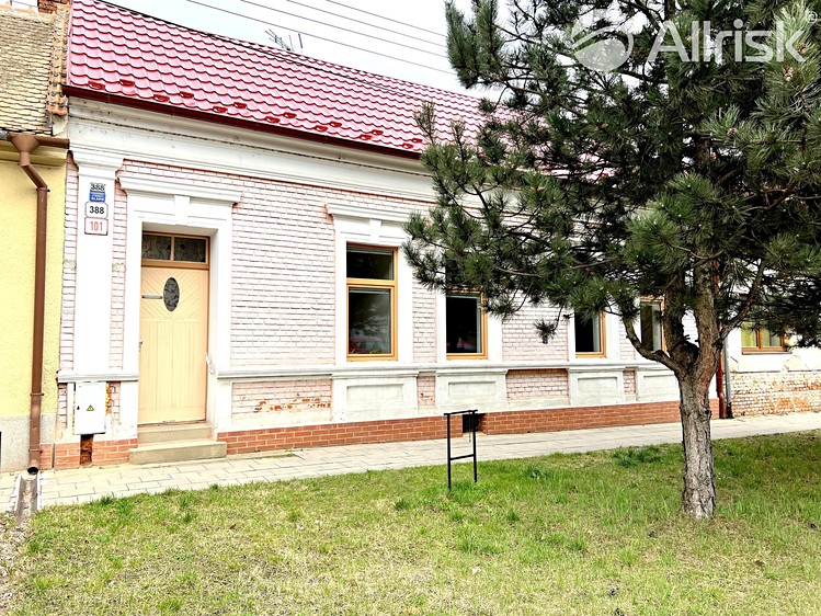 Pronájem rodinného domu 78 m², pozemek 218 m² - foto 1