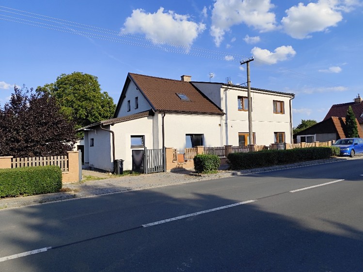 Pronájem rodinného domu 180 m², pozemek 645 m² - foto 1
