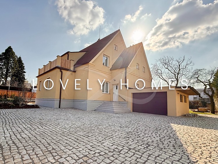 Pronájem rodinného domu 210 m², pozemek 1 100 m² - foto 1