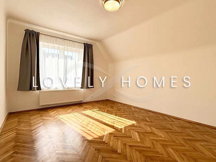 Pronájem rodinného domu 210 m², pozemek 1 100 m² - foto 8