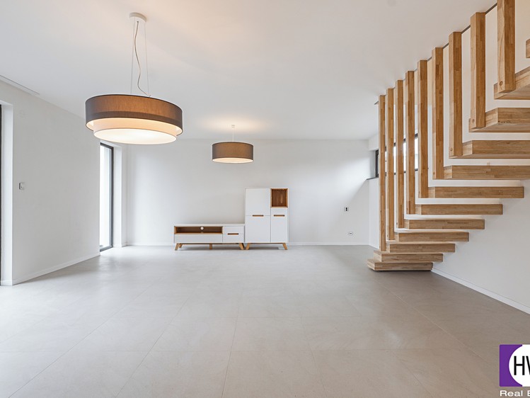 Pronájem rodinného domu 114 m², pozemek 80 m² - foto 1