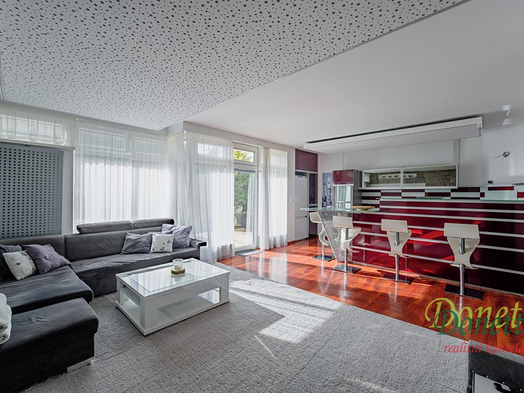 Pronájem rodinného domu 144 m², pozemek 351 m² - foto 1