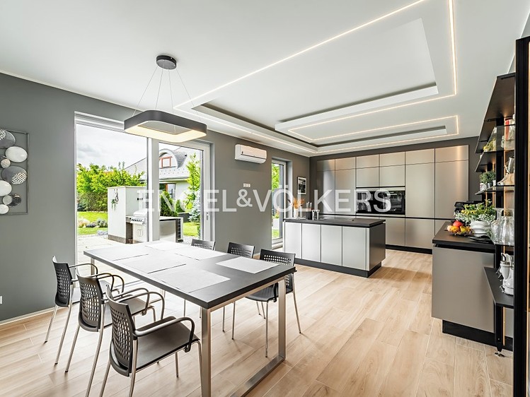 Pronájem  rodinného domu 237 m², pozemek 1 224 m² - foto 3