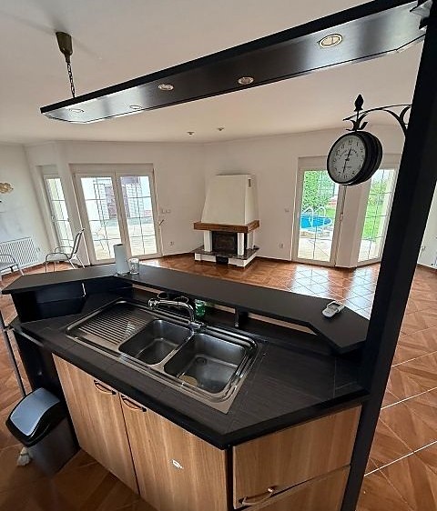 Pronájem rodinného domu 145 m², pozemek 1 049 m² - foto 3