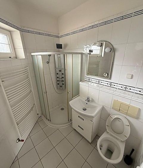 Pronájem rodinného domu 145 m², pozemek 1 049 m² - foto 4