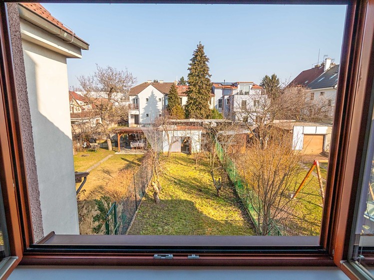 Pronájem rodinného domu 92 m², pozemek 238 m² - foto 1