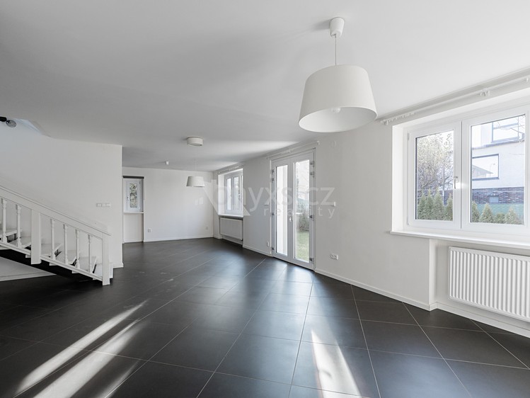 Pronájem rodinného domu 240 m², pozemek 492 m² - foto 4