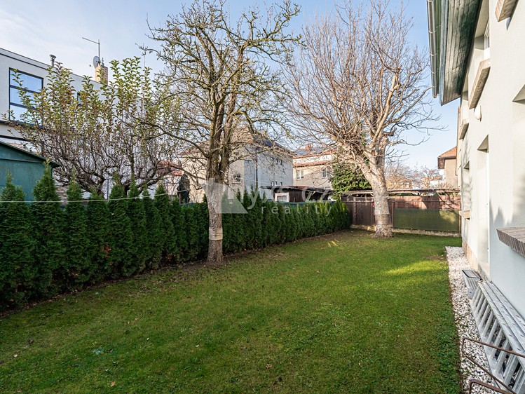Pronájem rodinného domu 240 m², pozemek 492 m² - foto 3