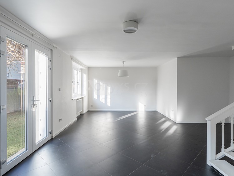 Pronájem rodinného domu 240 m², pozemek 492 m² - foto 5